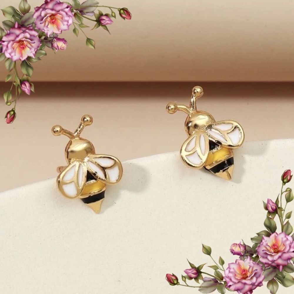Bee Decor Stud Earrings